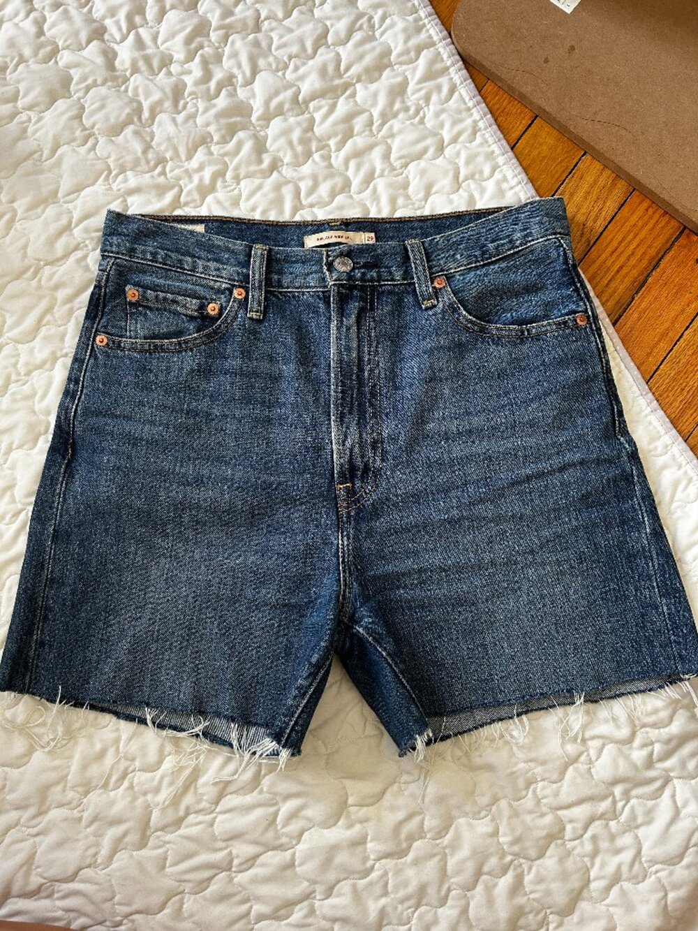 Levi's Wide Leg Ribcage Size 29 100% Cotton Denim Cutoff Jean Shorts